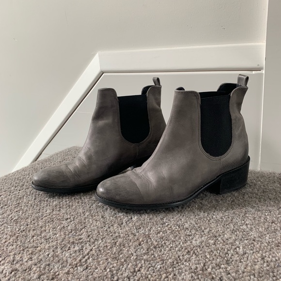 Shoes - Gray Leather Chelsea Boots